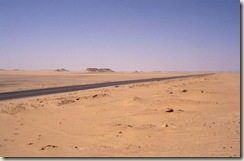 14 avril 2005 : la route dans le désert